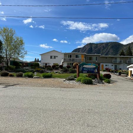 Okanagan Falls Holiday Beach Resort Motel المظهر الخارجي الصورة