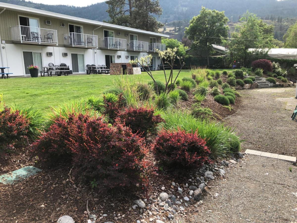 Okanagan Falls Holiday Beach Resort Motel المظهر الخارجي الصورة
