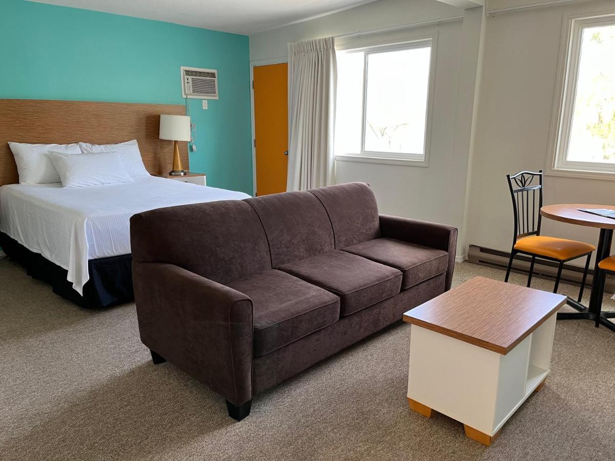 Okanagan Falls Holiday Beach Resort Motel المظهر الخارجي الصورة