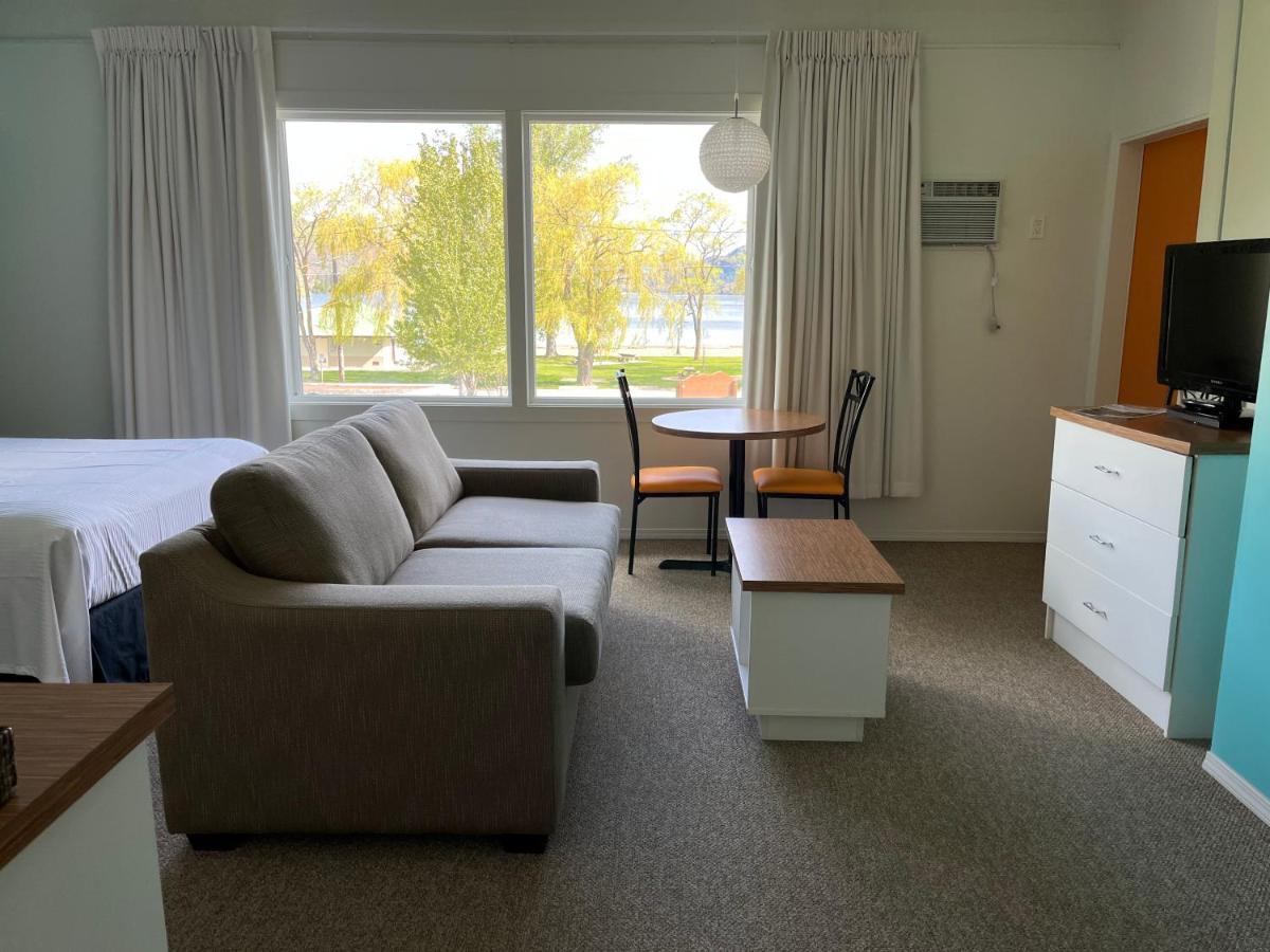 Okanagan Falls Holiday Beach Resort Motel المظهر الخارجي الصورة