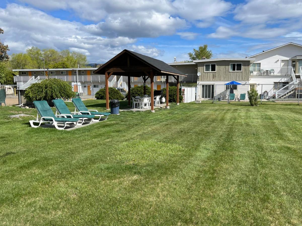 Okanagan Falls Holiday Beach Resort Motel المظهر الخارجي الصورة
