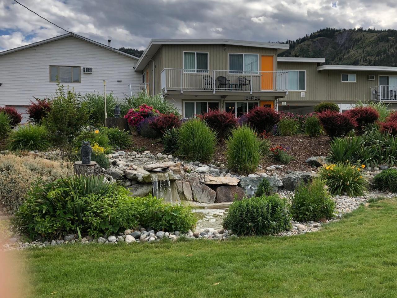 Okanagan Falls Holiday Beach Resort Motel المظهر الخارجي الصورة