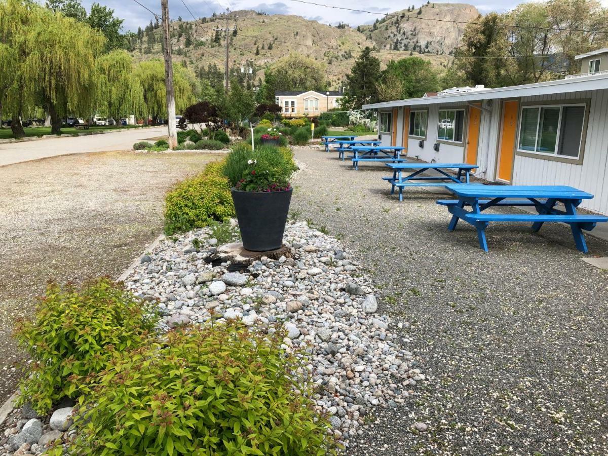 Okanagan Falls Holiday Beach Resort Motel المظهر الخارجي الصورة