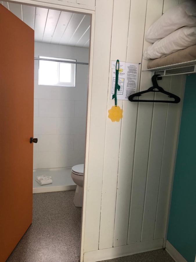 Okanagan Falls Holiday Beach Resort Motel المظهر الخارجي الصورة