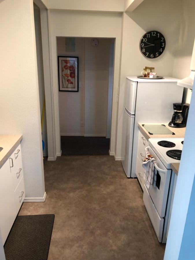 Okanagan Falls Holiday Beach Resort Motel المظهر الخارجي الصورة