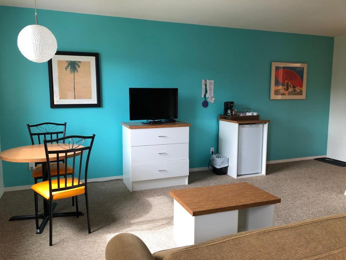 Okanagan Falls Holiday Beach Resort Motel المظهر الخارجي الصورة