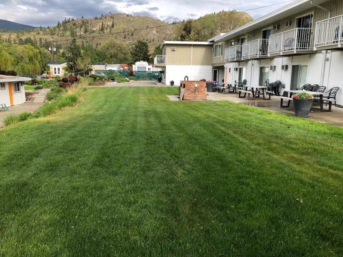 Okanagan Falls Holiday Beach Resort Motel المظهر الخارجي الصورة