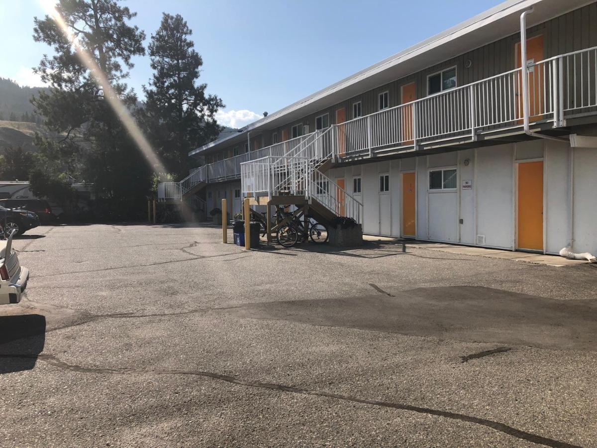 Okanagan Falls Holiday Beach Resort Motel المظهر الخارجي الصورة