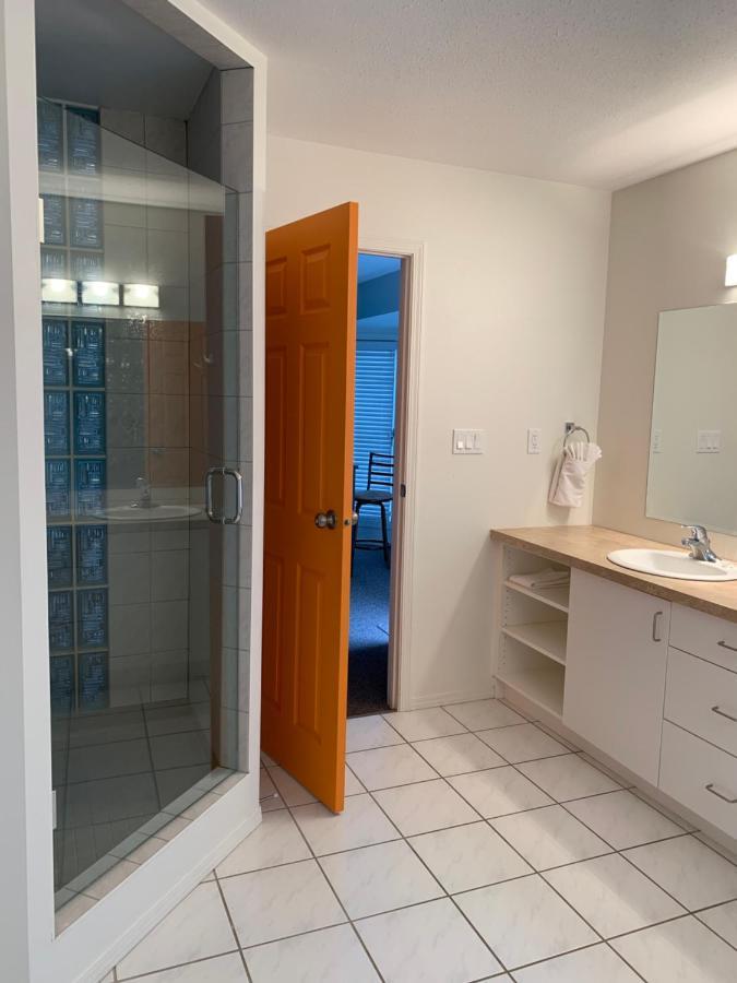 Okanagan Falls Holiday Beach Resort Motel المظهر الخارجي الصورة